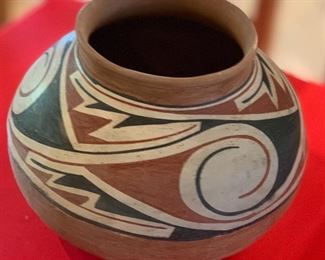 Native American Pottery Pot	11.5 x 15in dia	
