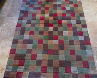 7ft10in x 7ft10in Contemporary rug	