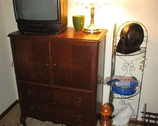 1930s dresser