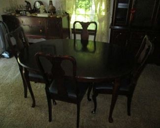 Dining room table and 4 chairs
