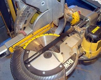 Contractor Power tool, Dewalt, Compound Miter saw