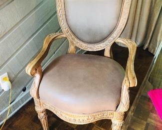 2 end arm chairs in leather