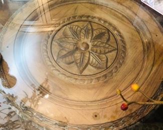 Top of the pedestal viewed through the glass top