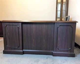 Lot 022 
HIgh Point Mahogany Desk