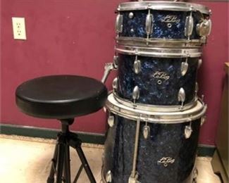 Lot 032 
Vintage La Boz Drums