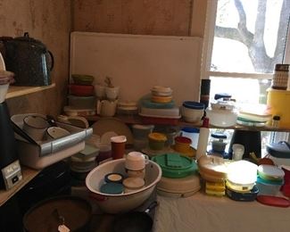 Vintage Tupperware & Miscellaneous Plastic Ware