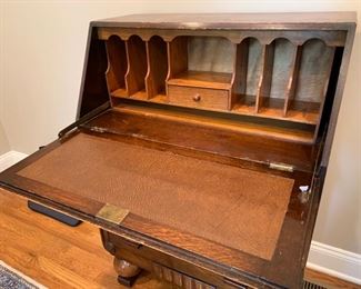 123. Antique Desk w/ 3 Drawers (30" x 18" x 41")