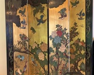 Gorgeous room divider / screen https://ctbids.com/#!/description/share/232073