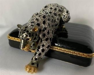 Jay Strongwater Leopard Trinket Box https://ctbids.com/#!/description/share/232085