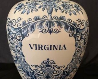 Original Delft ''Virginia'' vase https://ctbids.com/#!/description/share/232105