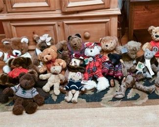 24. Large Lot Collectors Stuffed Bears BOYDSTY