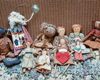 31. Mixed Lot Childrens Stuffed Dolls