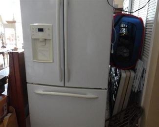 GE Profile, French door fridge