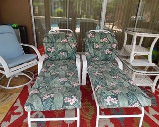 2 Chaise Lounge chairs with cushions