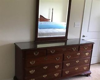 Bedroom Furniture https://ctbids.com/#!/description/share/231906
