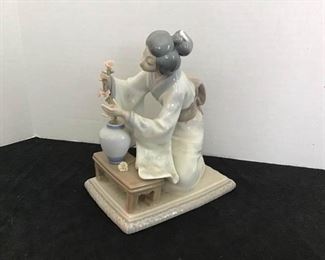 Ceramic Figurine https://ctbids.com/#!/description/share/231927