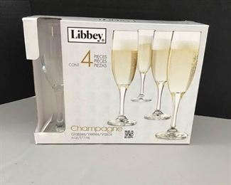 Champagne Flutes https://ctbids.com/#!/description/share/231999
