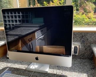 2007 iMac , it has a fresh install of OS X El Captain, is in perfect working order, 2.8 GHZ intel core 2 duo processor and 2 GB of ram
