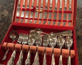 Lyon Queen’s Fancy Stainless Flatware 12 Place Settings