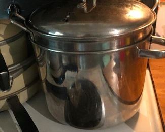do not boil a bunny in this -- no one will be impressed