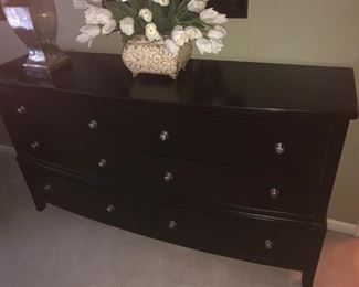 SIDE DRESSER CABINET WITH SIX DRAWERS AND IN EXCELLENT CONDITION 