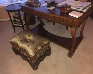 ANTIQUE OAK OFFICE DESK TABLE & ANTIQUE SERPENTINE FOOT HASSEK WITH EXPENSIVE UPHOLSTERING 