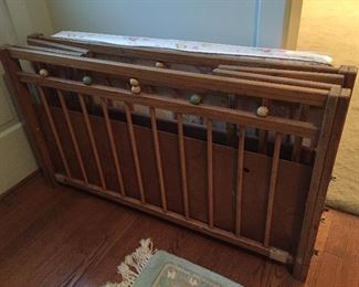 Vintage Play Pen/Baby Bed