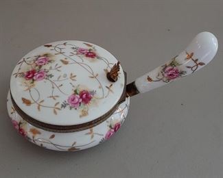 Porcelain Crumb Catcher