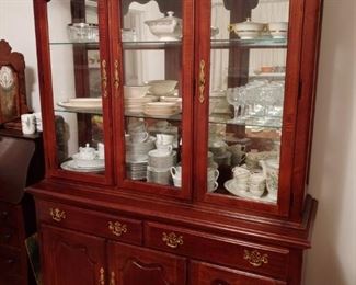 Thomasville Furniture China Cabinet