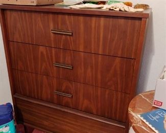 Bassett Mid-century Chest of Drawers