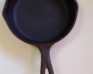 Cast Iron Frying Pan(SK)