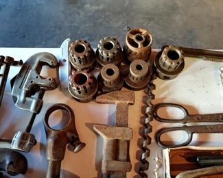 Pipe Cutters/Plumbing Tools