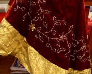 Nice Christmas Tree Skirt
