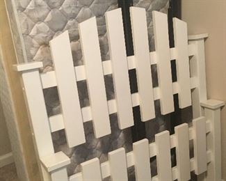 Picket Fence Twin Bed