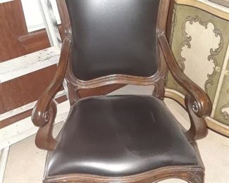 Great office chair in black upholstery