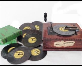 Thoren's Gramaphone with nine discs. Holiday and Classical including "La Traviata" by Giuseppe Verdi. Working condition?