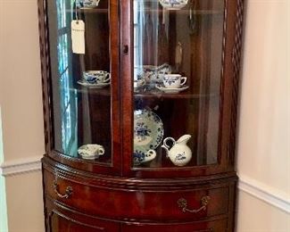 Excellent condition, corner curio by White