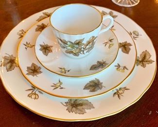 Beautiful Royal Worcester “Dorchester” 59 piece China set