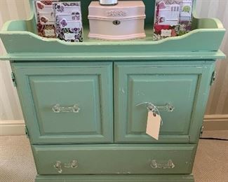 Shabby Chic chest