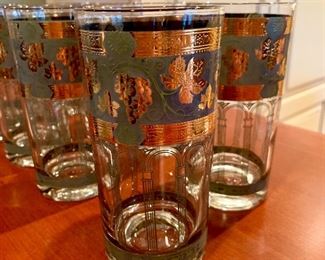 Set of 8 Cera glasses with ice bucket.