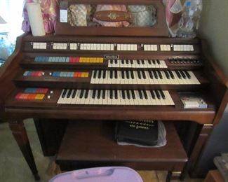 Whirlitzer home organ