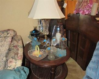 lamps and end table available