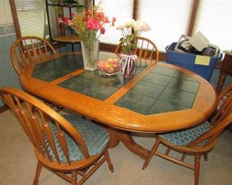 kitchen table and 4 chairs