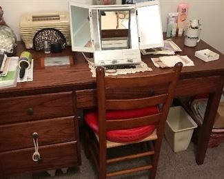 Vintage desk/dressing table and chair