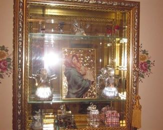 Stunning Trinket Wall Display Cases
Tons of Collectible Trinkets