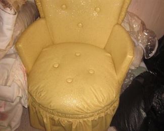 Adorable Vintage Chair