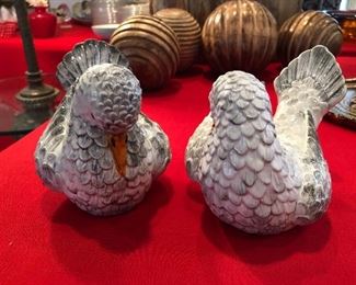 Porcelain pair of turtle doves from Italy