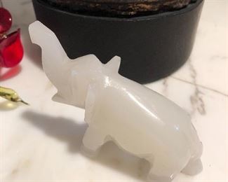 Onyx elephant