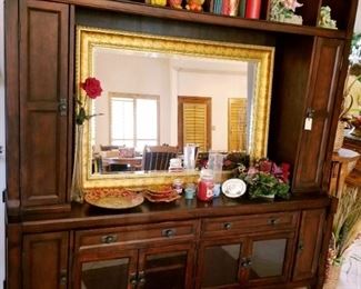 Entertainment center