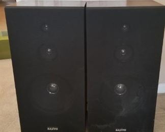 Sanyo Stereo speakers